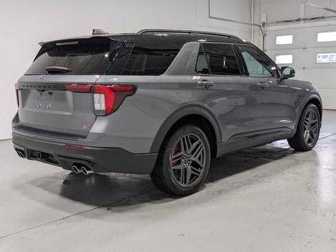 Certified 2025 Ford Explorer ST AWD/4WD image 8