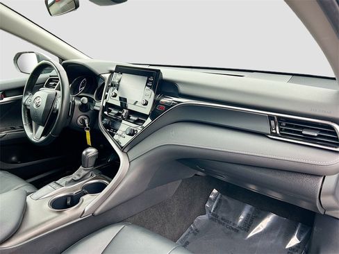 Used 2024 Toyota Camry SE image 26