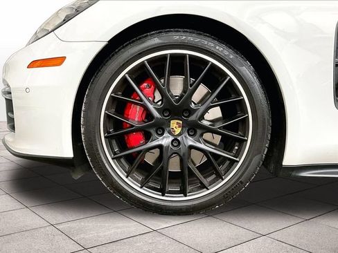 Used 2019 Porsche Panamera GTS AWD/4WD image 8