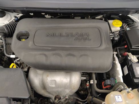 Used 2020 Jeep Cherokee Latitude Plus FWD image 30