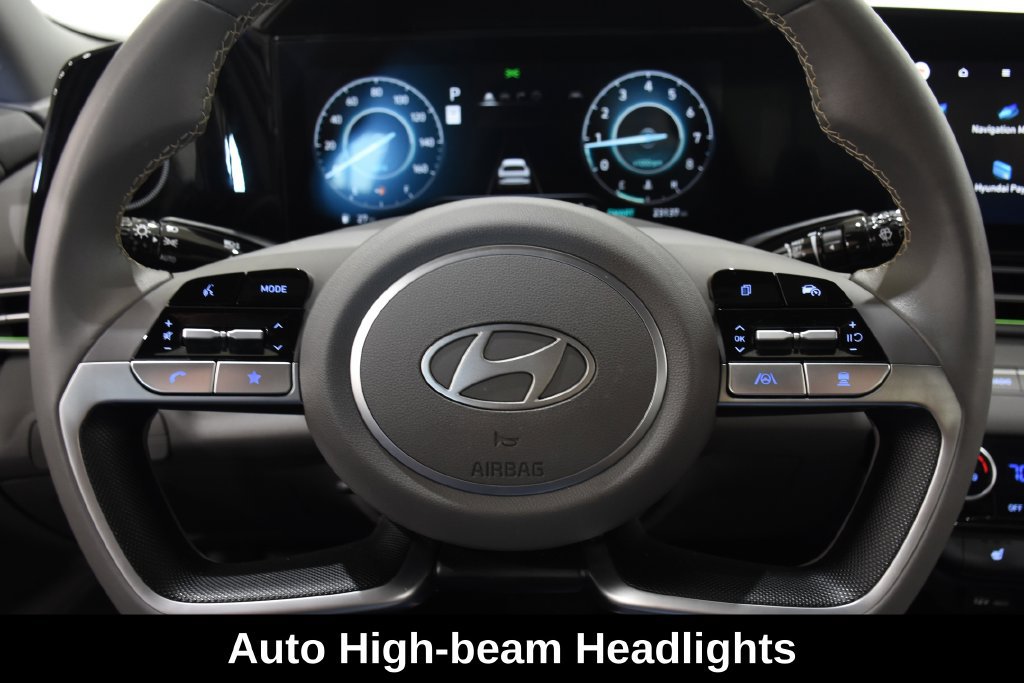 Used 2025 Hyundai Elantra SEL FWD image 17