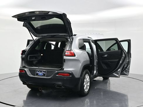 Used 2016 Jeep Cherokee Latitude w/ Safety/Convenience Group AWD/4WD image 57