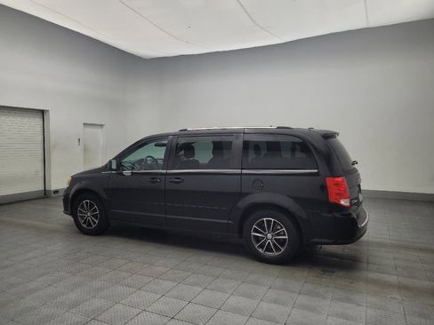 Used 2017 Dodge Grand Caravan SXT image 3
