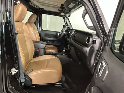Used 2023 Jeep Wrangler Unlimited Sahara w/ Cold Weather Group AWD/4WD image 34