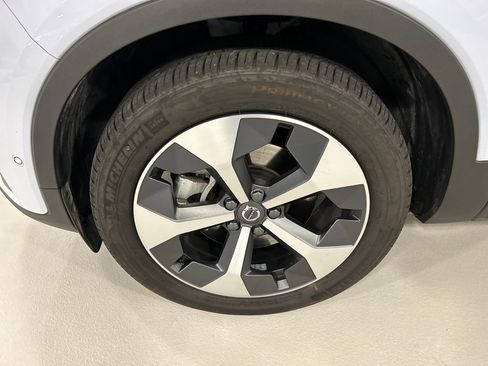 Certified 2026 Volvo XC40 B5 Plus AWD/4WD image 8