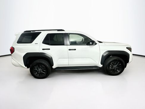 Used 2025 Toyota 4Runner SR5 AWD/4WD image 10