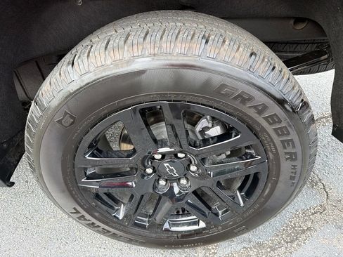 Used 2025 Chevrolet Silverado 1500 RST w/ LPO, Liner Protection Package RWD image 19
