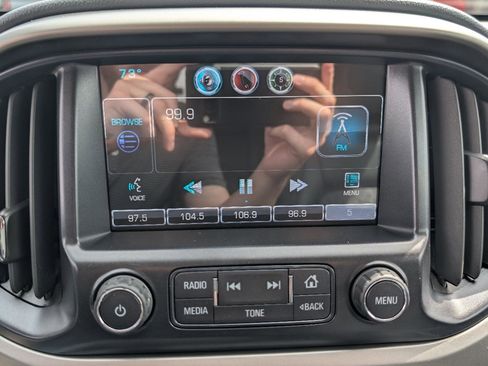 Used 2015 Chevrolet Colorado Z71 image 25