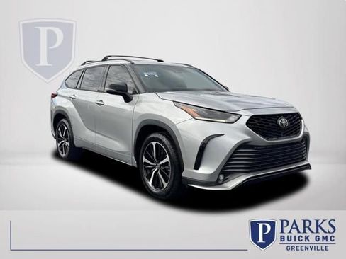Used 2022 Toyota Highlander XSE image 1