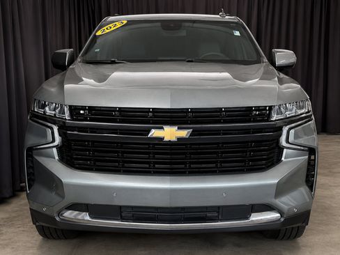Used 2023 Chevrolet Suburban LT RWD image 4