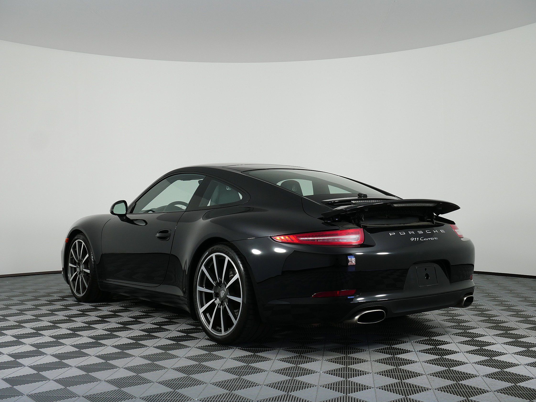 Used 2013 Porsche 911 Carrera RWD image 3