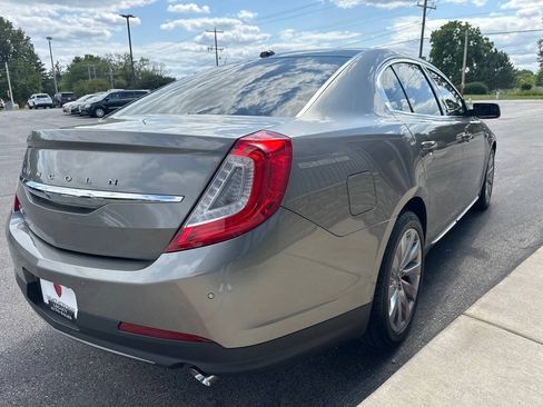 Used 2015 Lincoln MKS FWD image 5