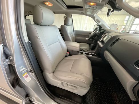 Used 2021 Toyota Sequoia Limited AWD/4WD image 26