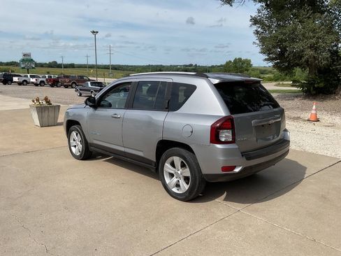 Used 2015 Jeep Compass Sport w/ Power Value Group AWD/4WD image 8