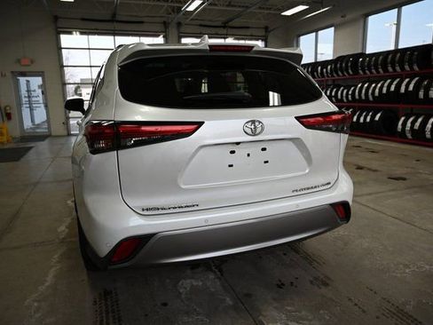 Used 2022 Toyota Highlander Platinum image 7