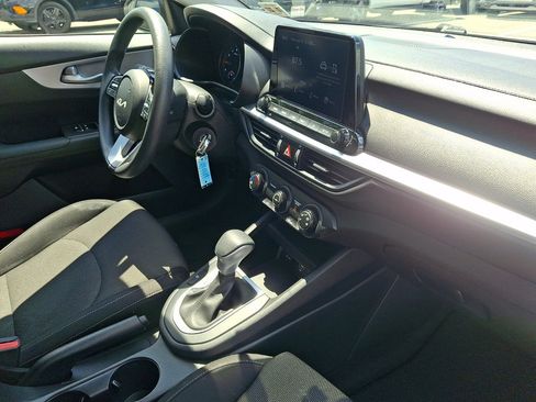 Used 2022 Kia Forte LXS FWD image 16
