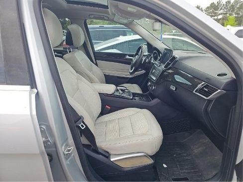 Used 2017 Mercedes-Benz GLS 550 4MATIC image 4
