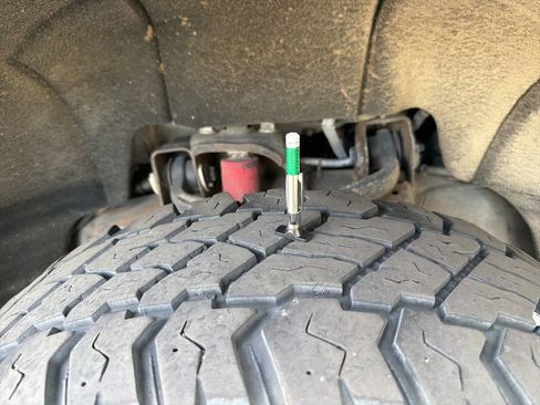 Used 2018 GMC Sierra 2500 SLE w/ SLE Preferred Package AWD/4WD image 17