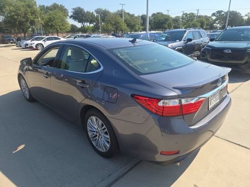 Used 2014 Lexus ES 350 w/ Luxury Package FWD image 4
