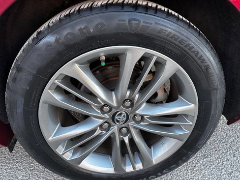 Used 2017 Toyota Camry SE image 32