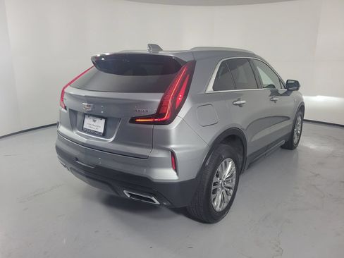 Used 2025 Cadillac XT4 Premium Luxury FWD image 4