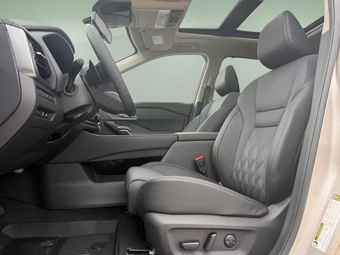 New 2026 Nissan Rogue Platinum image 17