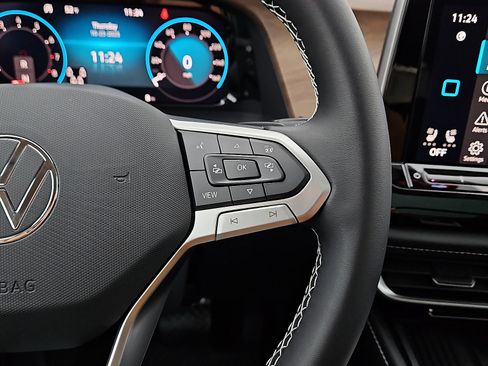 New 2026 Volkswagen Atlas SE image 18