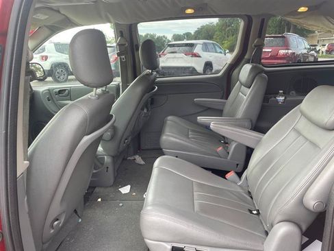 Used 2005 Dodge Grand Caravan SXT w/ Leather Interior Group FWD image 9