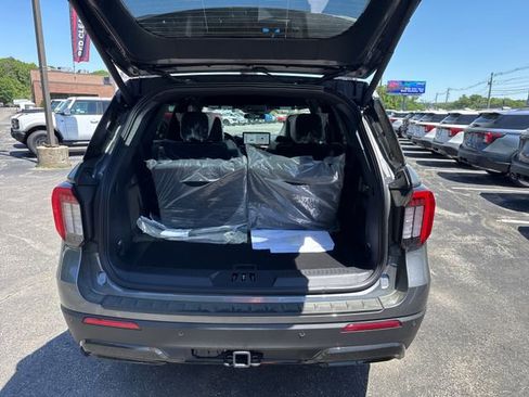 New 2026 Ford Explorer ST-Line AWD/4WD image 11