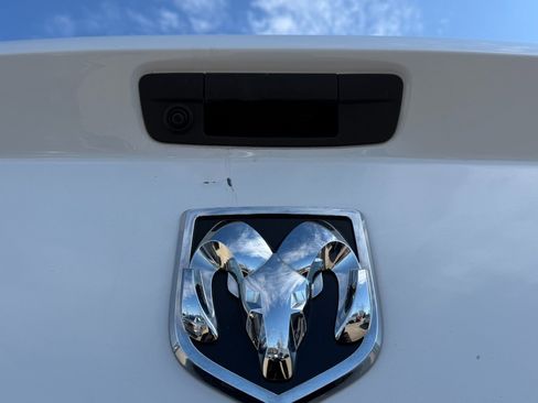 Used 2019 RAM 1500 Classic SLT image 12