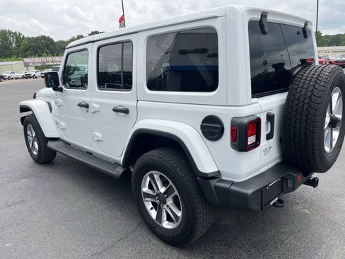 Used 2021 Jeep Wrangler Unlimited Sahara AWD/4WD image 5