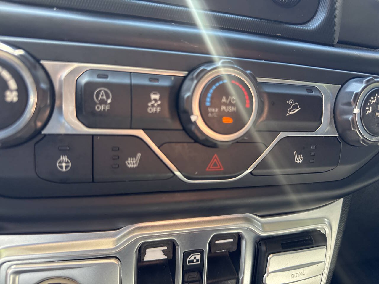 Used 2019 Jeep Wrangler Unlimited Sport S AWD/4WD image 25