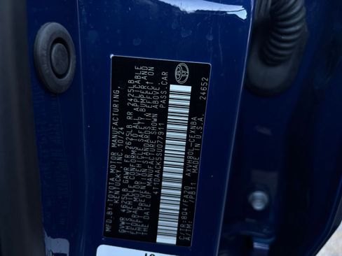 Used 2025 Toyota Camry LE image 33