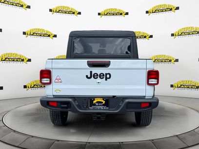 New 2025 Jeep Gladiator Sport