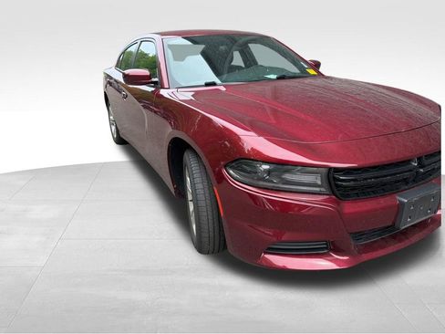 Used 2021 Dodge Charger SXT RWD image 3