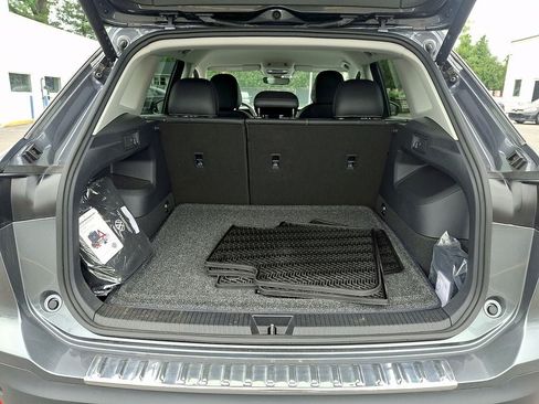Used 2024 Volkswagen Atlas Cross Sport SEL R-Line AWD/4WD image 28