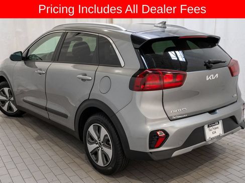 Certified 2022 Kia Niro LX FWD image 3