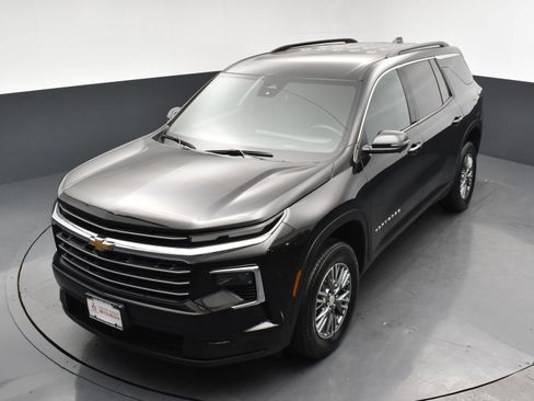 Used 2024 Chevrolet Traverse LT FWD image 23