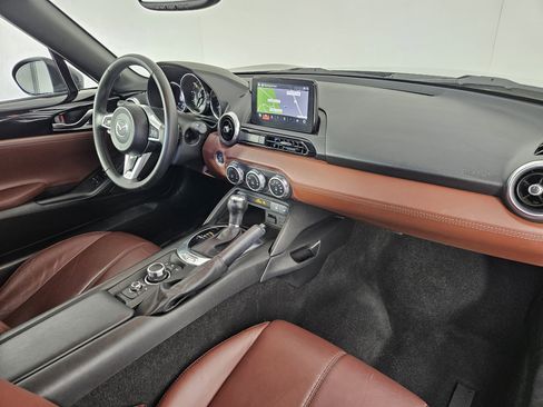 Used 2018 MAZDA MX-5 Miata RF Grand Touring RWD image 38