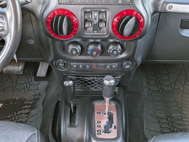 Used 2017 Jeep Wrangler Unlimited Sahara w/ Connectivity Group AWD/4WD image 19