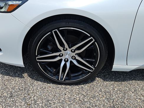 Certified 2021 Honda Accord Touring image 27