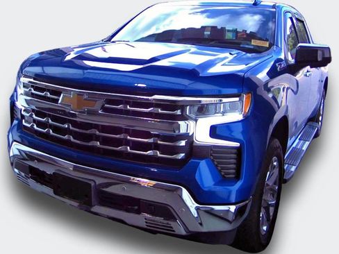 Used 2022 Chevrolet Silverado 1500 LTZ w/ LTZ Premium Package AWD/4WD image 17