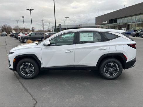 New 2026 Hyundai Tucson Blue SE w/ Tow & Go Package AWD/4WD image 12
