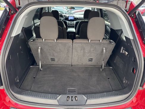 Used 2022 Ford Explorer XLT w/ Class IV Trailer Tow Package image 12