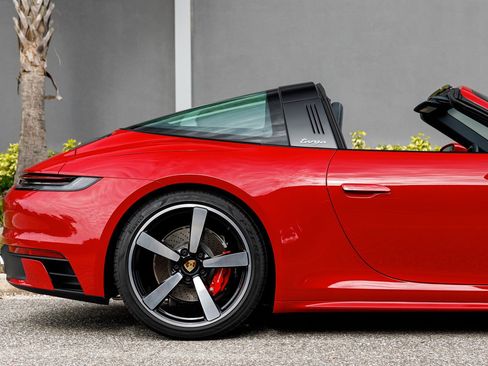 Used 2024 Porsche 911 Targa 4S image 14