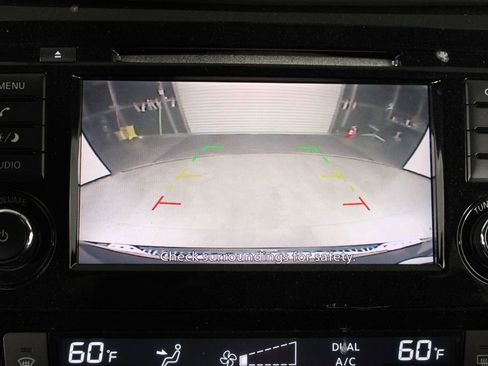 Used 2018 Nissan Rogue SV image 28