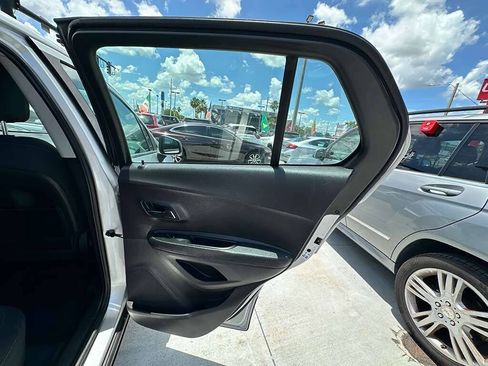 Used 2018 Chevrolet Trax LS FWD image 13