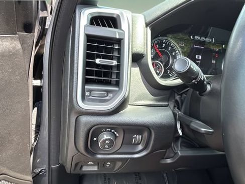 Used 2022 RAM 1500 Big Horn AWD/4WD image 22