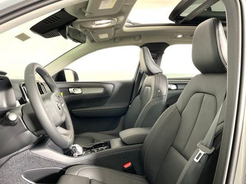 New 2026 Volvo XC40 B5 Plus w/ Protection Package Premier image 32