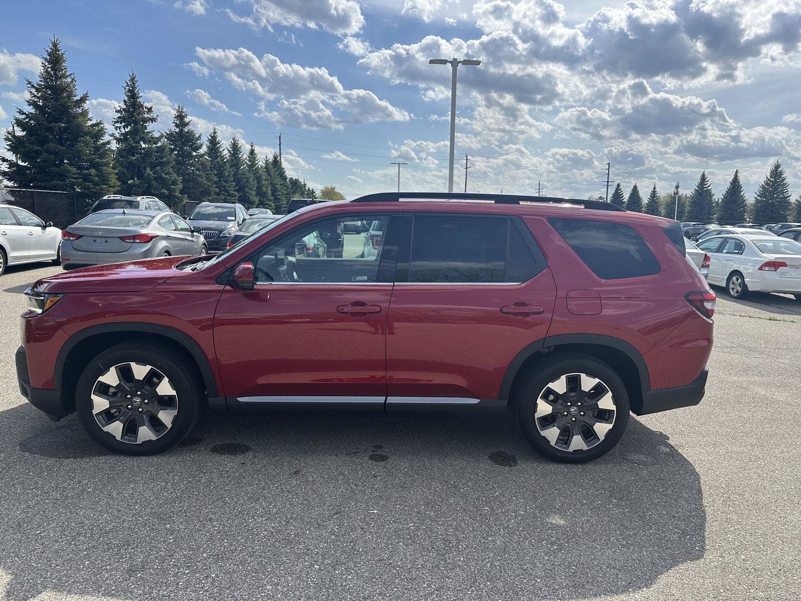 New 2026 Honda Pilot Touring image 5